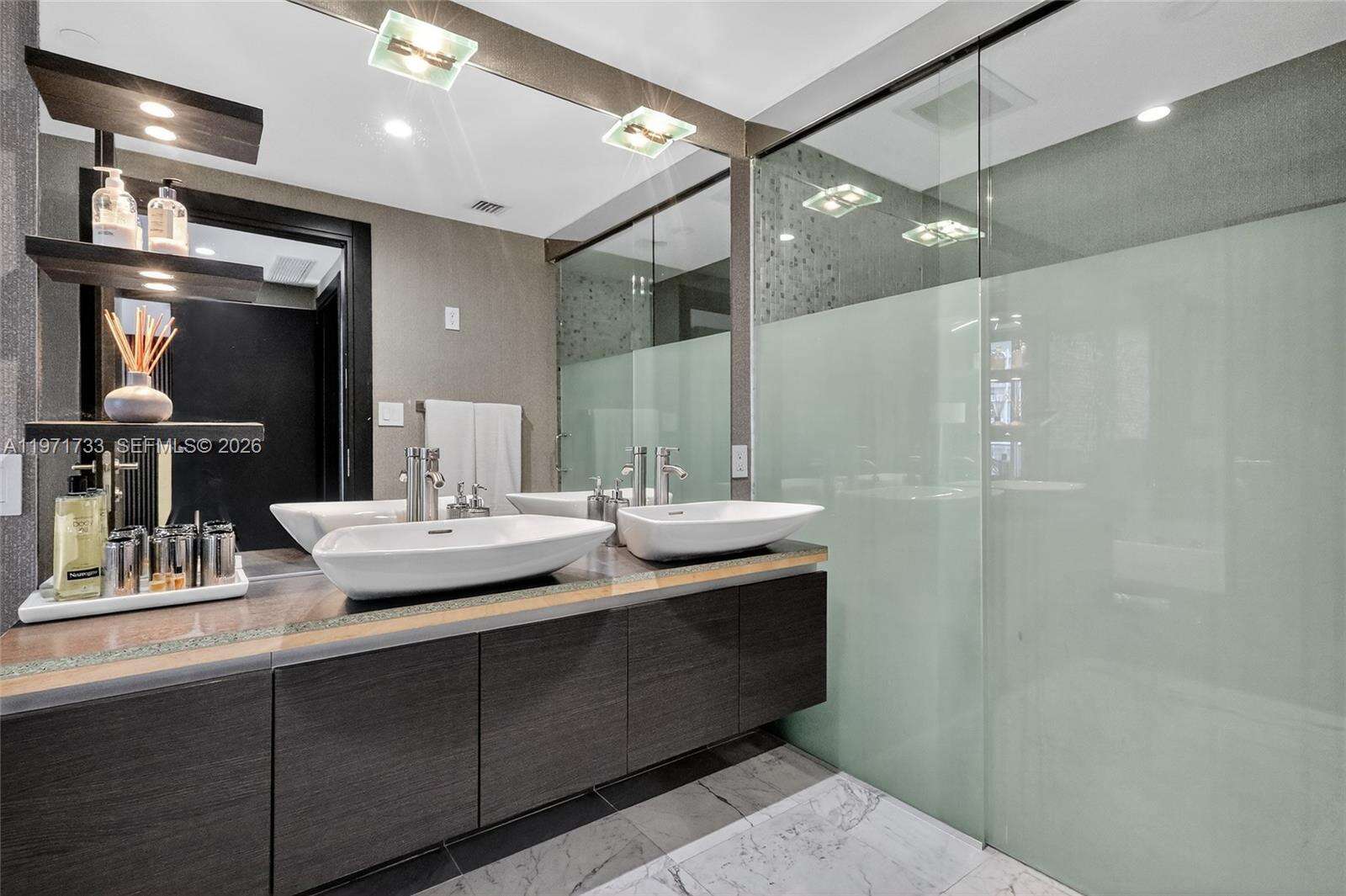 EPIC WEST - 200 Biscayne Blvd Way, Miami, FL 33131 | Picture 36