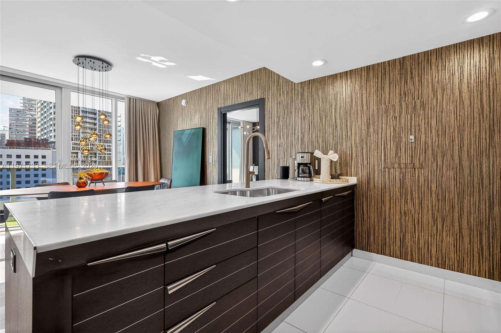 EPIC WEST - 200 Biscayne Blvd Way, Miami, FL 33131 | Picture 7