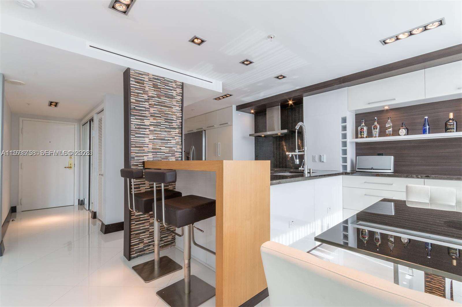 THE MUTINY - 2951 Bayshore Dr, Miami, FL 33133 | Picture 3