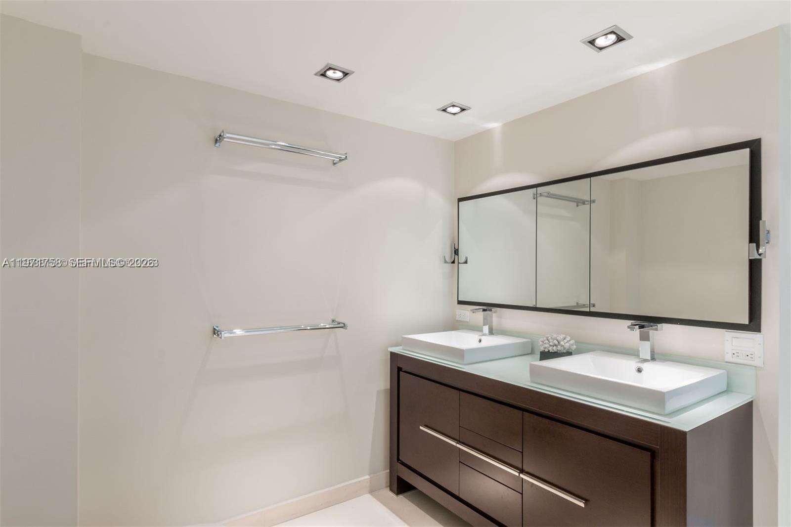 THE MUTINY - 2951 Bayshore Dr, Miami, FL 33133 | Picture 10