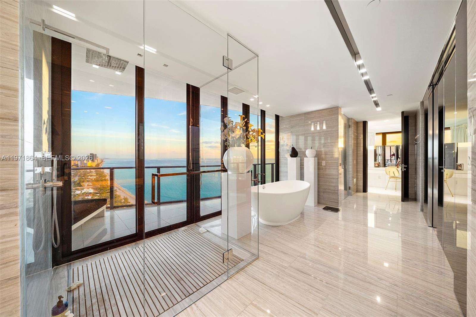 Regalia at 19575 Collins Ave, Sunny Isles Beach, FL 33160 - For Sale photo 35