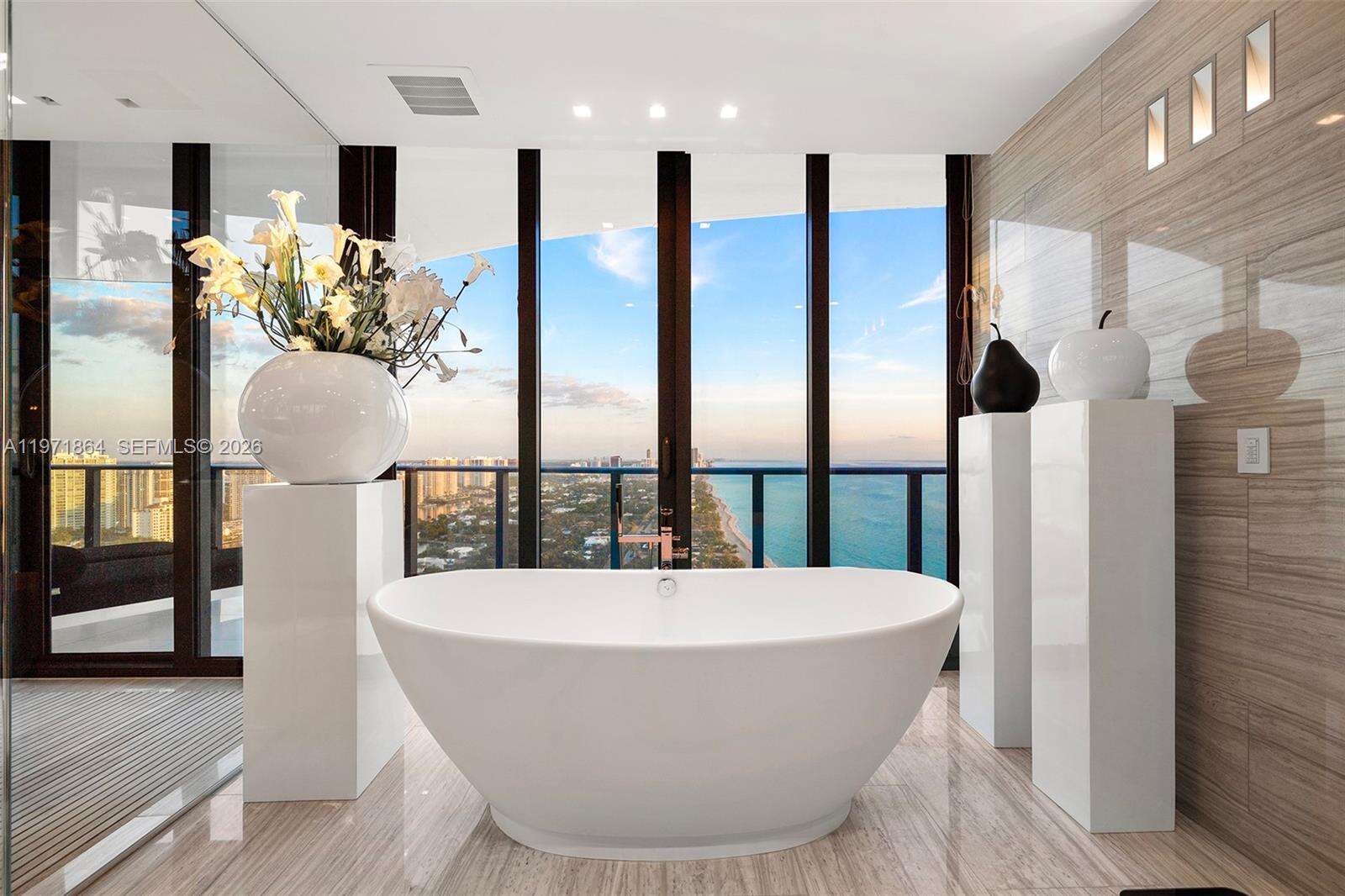 Regalia at 19575 Collins Ave, Sunny Isles Beach, FL 33160 - For Sale photo 39