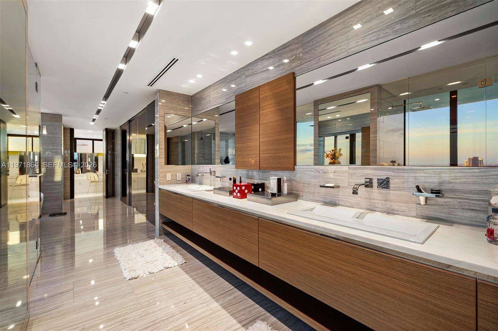 Regalia at 19575 Collins Ave, Sunny Isles Beach, FL 33160 - For Sale photo 41