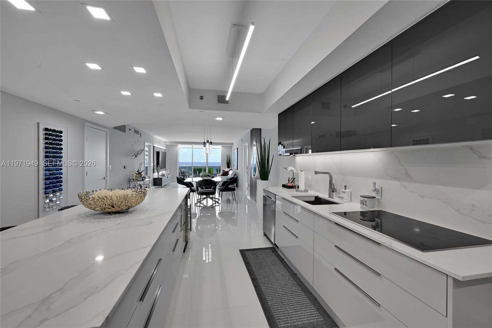 BEACH CLUB THREE - 1800 Ocean Dr, Hallandale Beach, FL 33009 | Picture 12