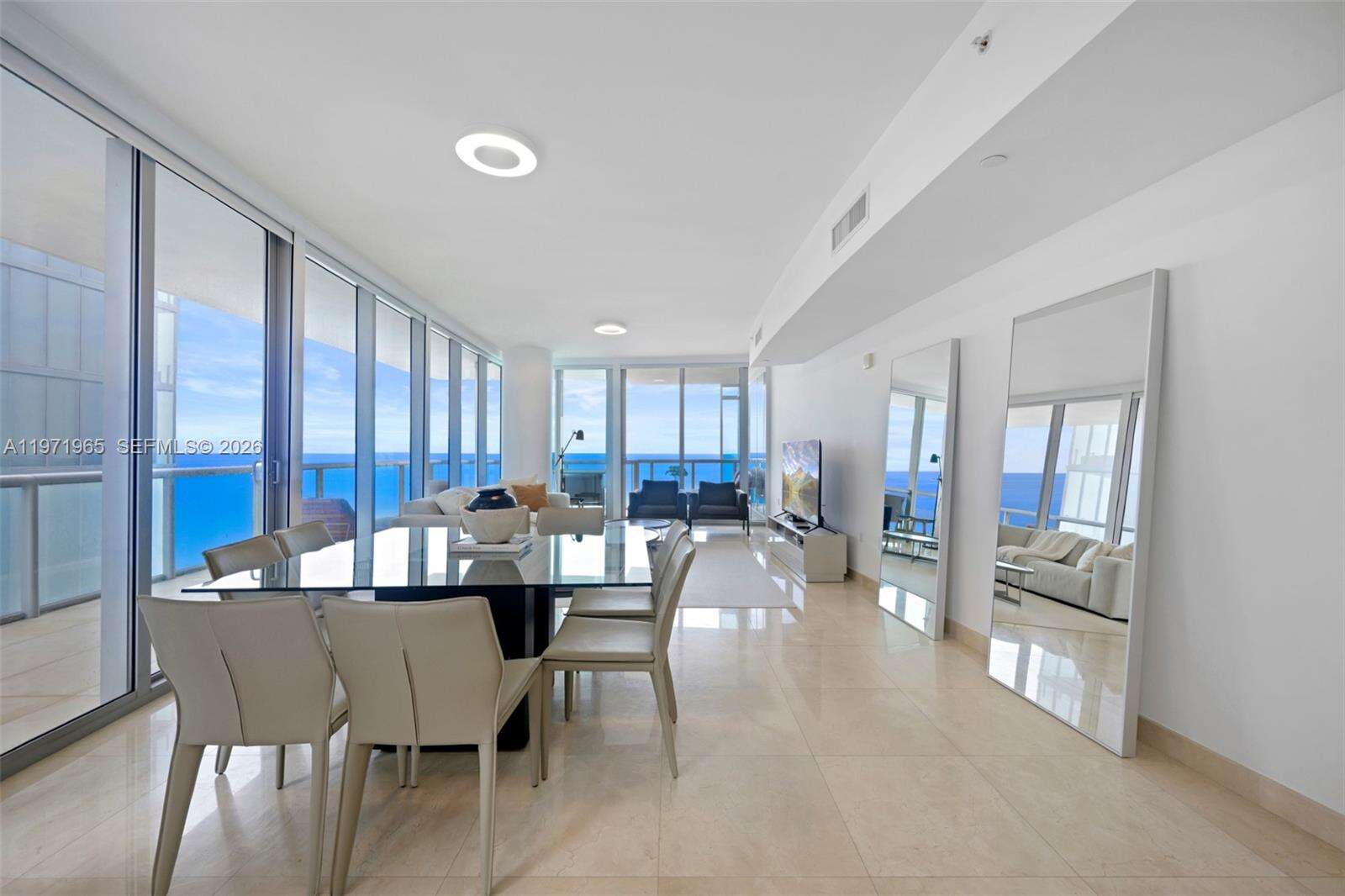 JADE OCEAN - 17121 Collins Ave, Sunny Isles Beach, FL 33160 | Picture 3