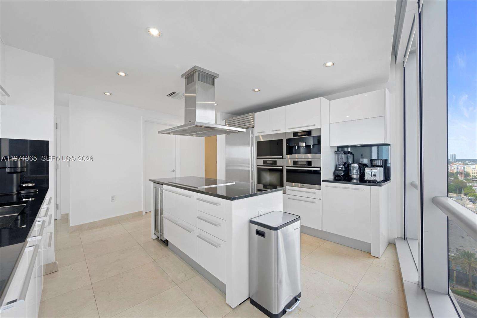 JADE OCEAN - 17121 Collins Ave, Sunny Isles Beach, FL 33160 | Picture 9