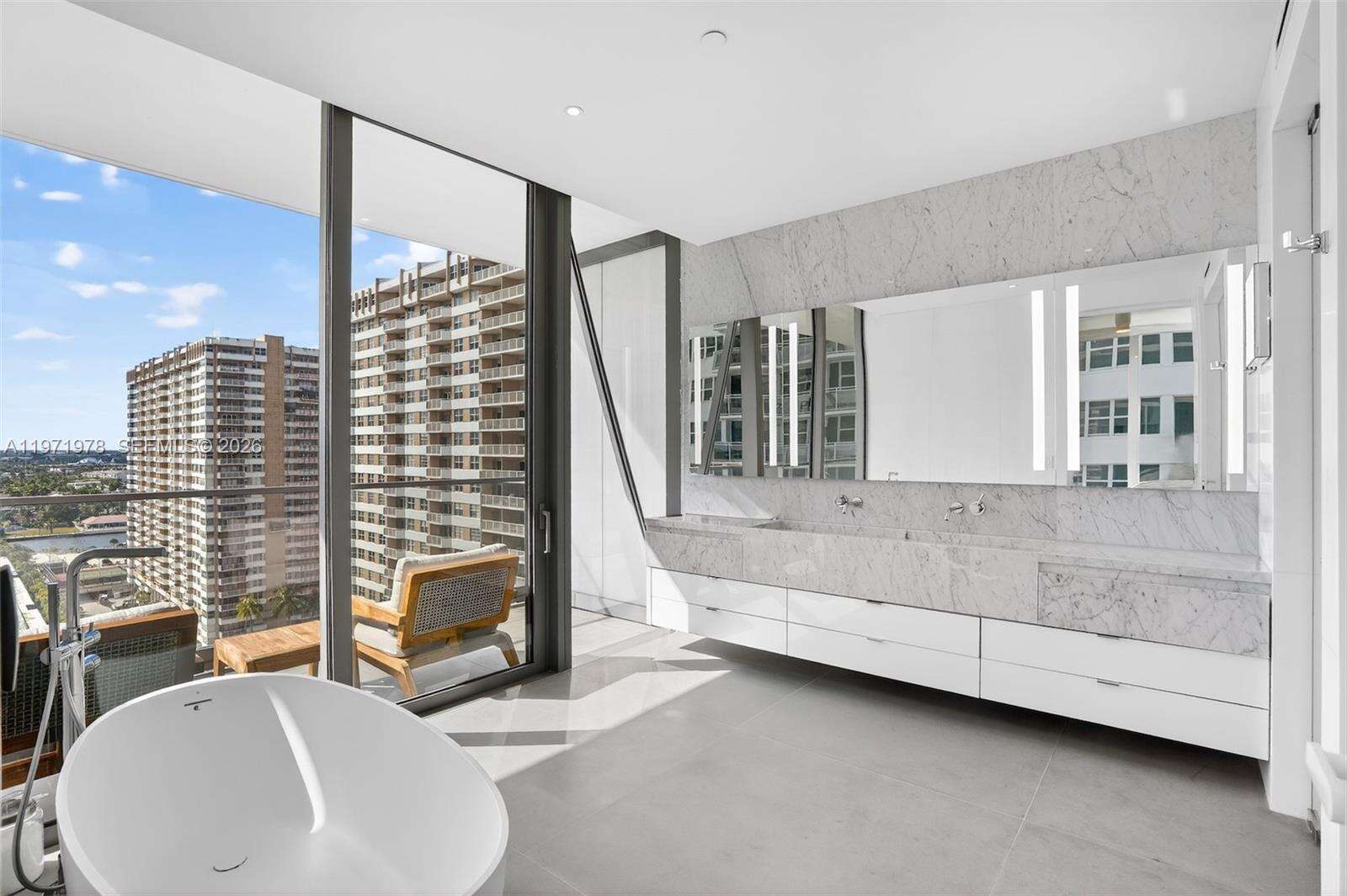 2000 OCEAN - 2000 Ocean Dr, Hallandale Beach, FL 33009 | Picture 34