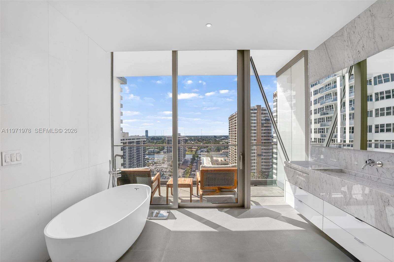 2000 OCEAN - 2000 Ocean Dr, Hallandale Beach, FL 33009 | Picture 35