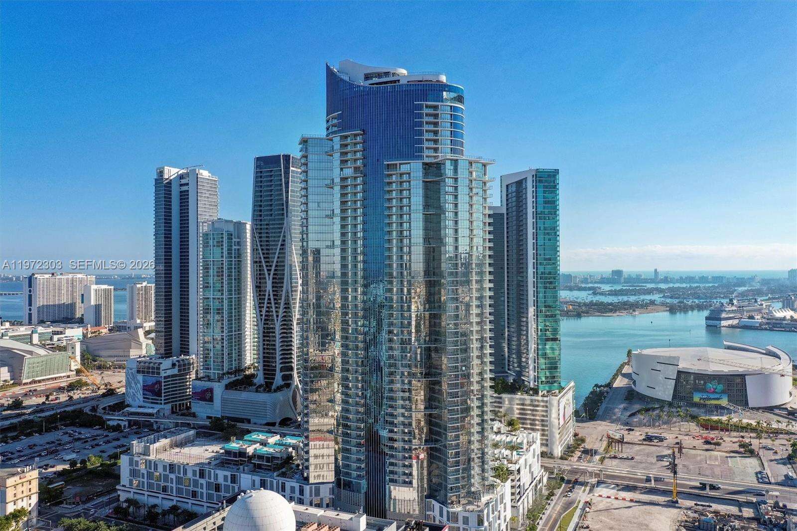 PARAMOUNT MIAMI WORLDCENTER - 851 1 Ave, Miami, FL 33132 | Picture 1