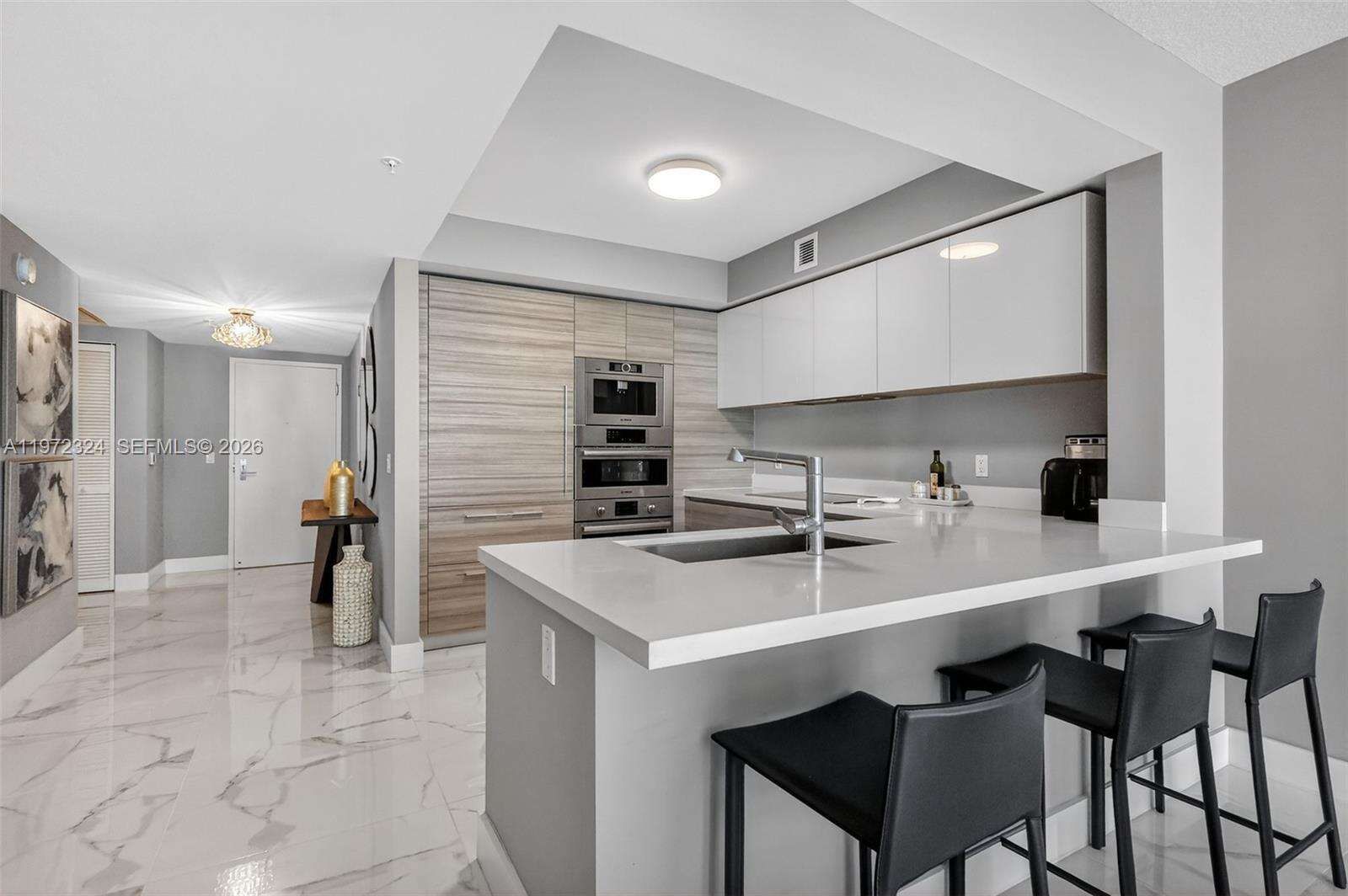 PARQUE TOWERS - 300 Sunny Isles Blvd, Sunny Isles Beach, FL 33160 | Picture 9