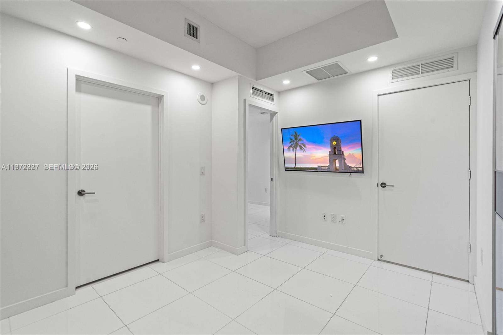 Paramount Miami Worldcenter at 851 1 Ave, Miami, FL 33132 - For Sale photo 15