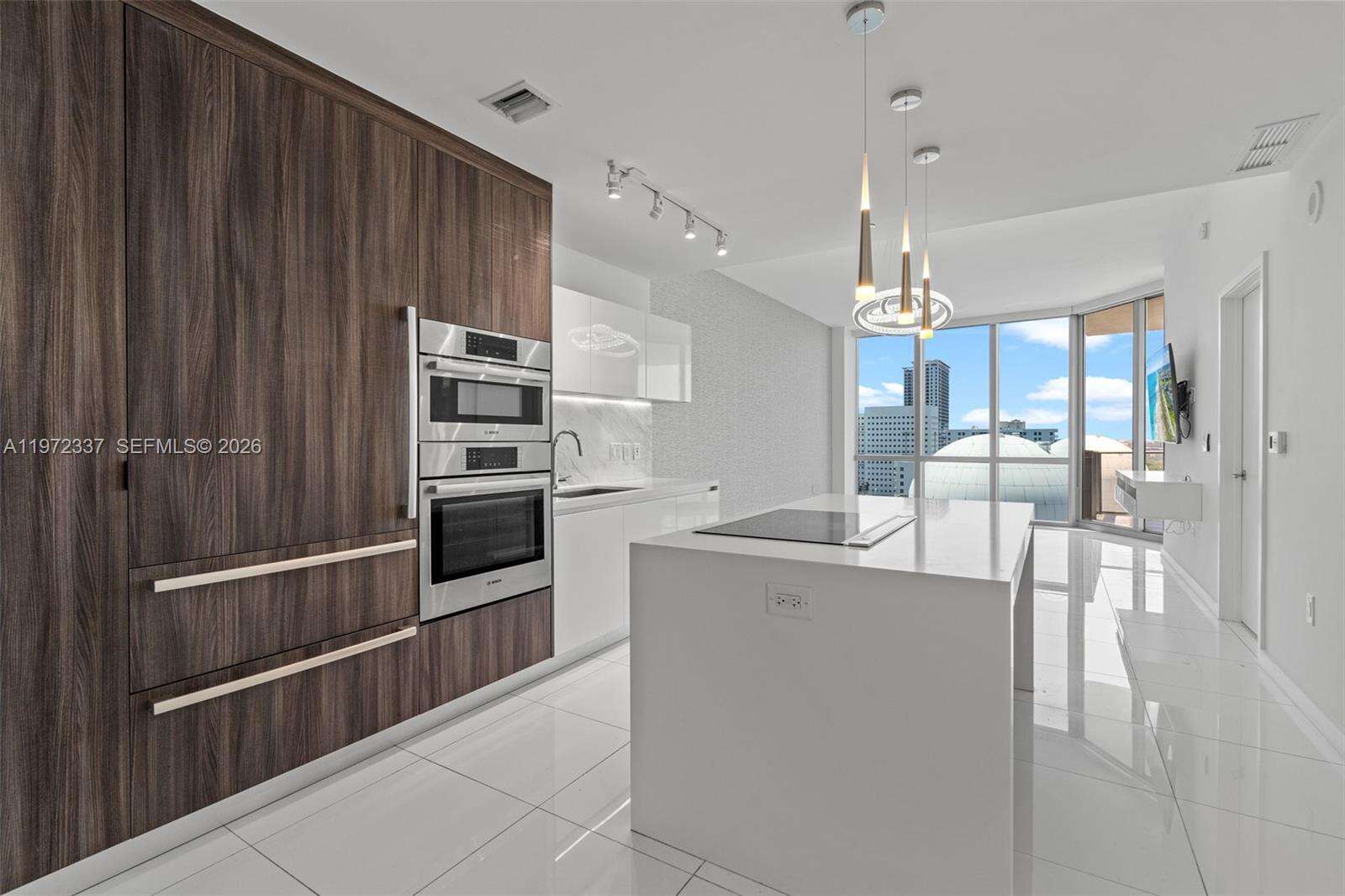 Paramount Miami Worldcenter at 851 1 Ave, Miami, FL 33132 - For Sale photo 3