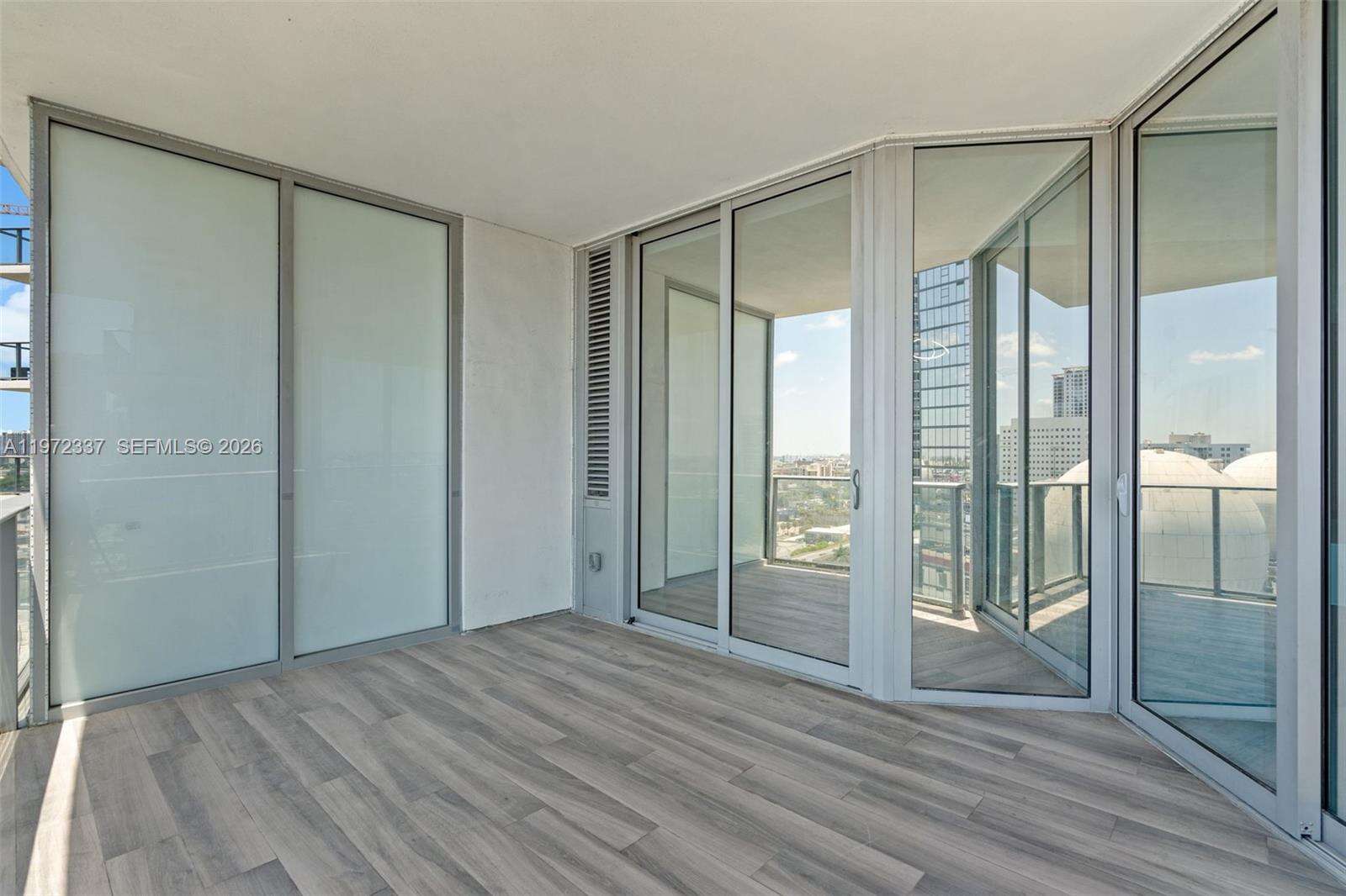 Paramount Miami Worldcenter at 851 1 Ave, Miami, FL 33132 - For Sale photo 29