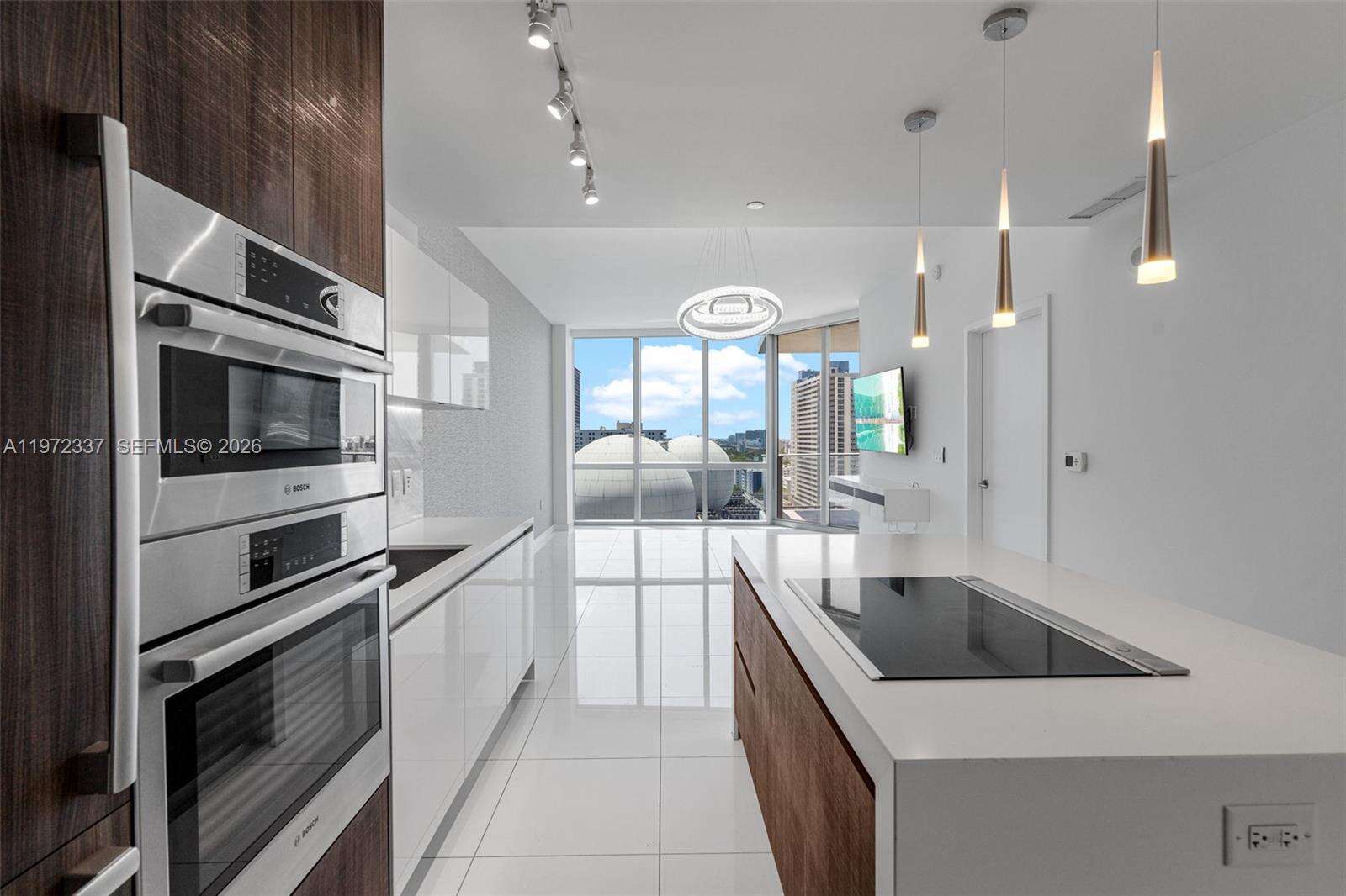 Paramount Miami Worldcenter at 851 1 Ave, Miami, FL 33132 - For Sale photo 5