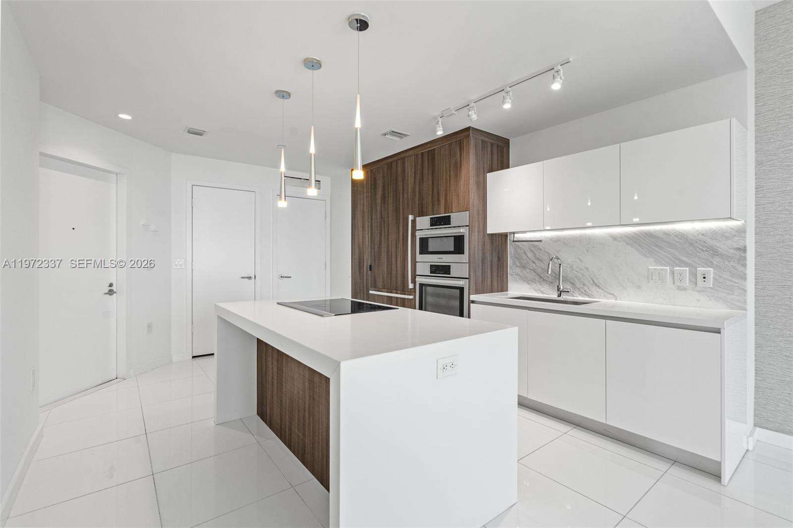 Paramount Miami Worldcenter at 851 1 Ave, Miami, FL 33132 - For Sale photo 7