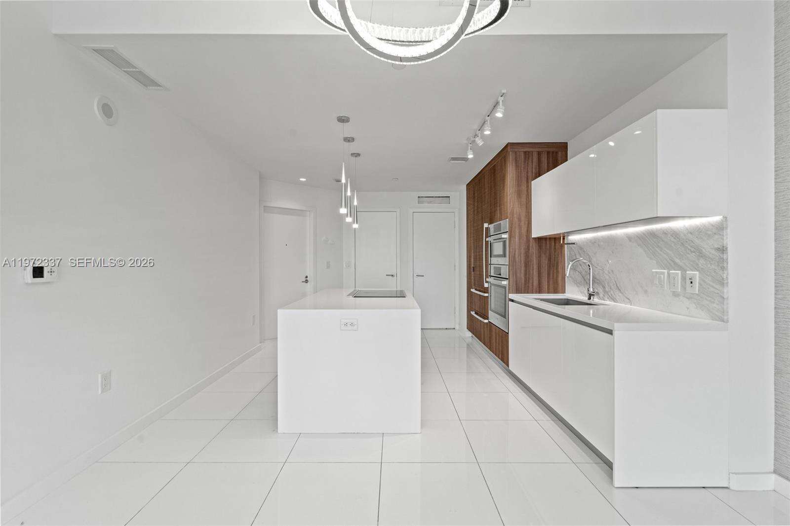 Paramount Miami Worldcenter at 851 1 Ave, Miami, FL 33132 - For Sale photo 8