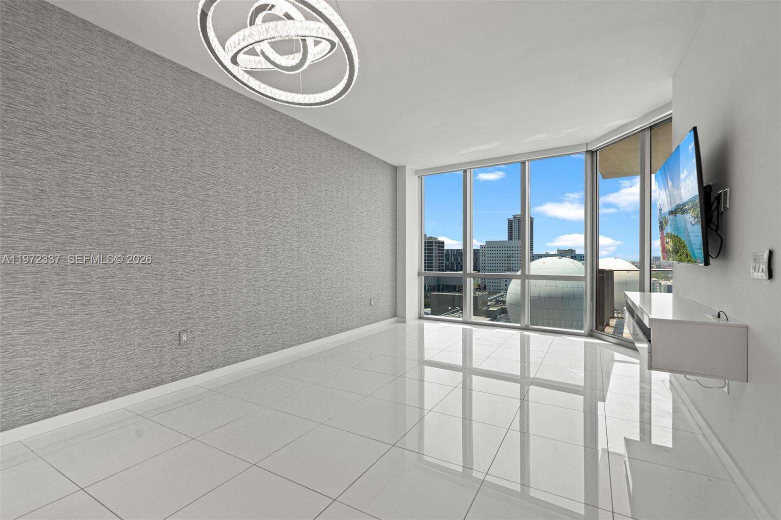 Paramount Miami Worldcenter at 851 1 Ave, Miami, FL 33132 - For Sale photo 9