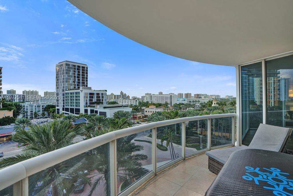 THE PINNACLE - 17555 Collins Ave, Sunny Isles Beach, FL 33160 | Picture 1