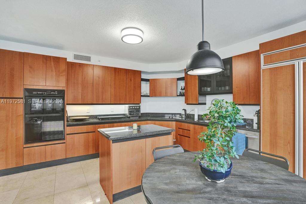 THE PINNACLE - 17555 Collins Ave, Sunny Isles Beach, FL 33160 | Picture 12