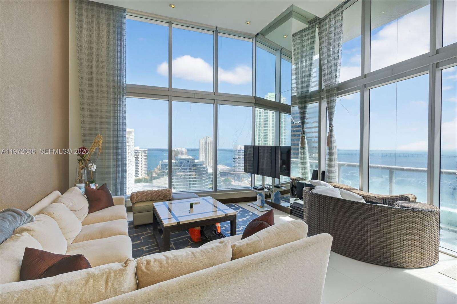 ICON BRICKELL NO TWO - 495 Brickell Ave, Miami, FL 33131 | Picture 3