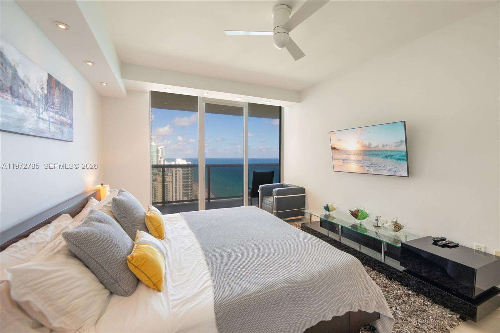 BEACH CLUB TWO - 1830 Ocean Dr, Hallandale Beach, FL 33009 | Picture 16