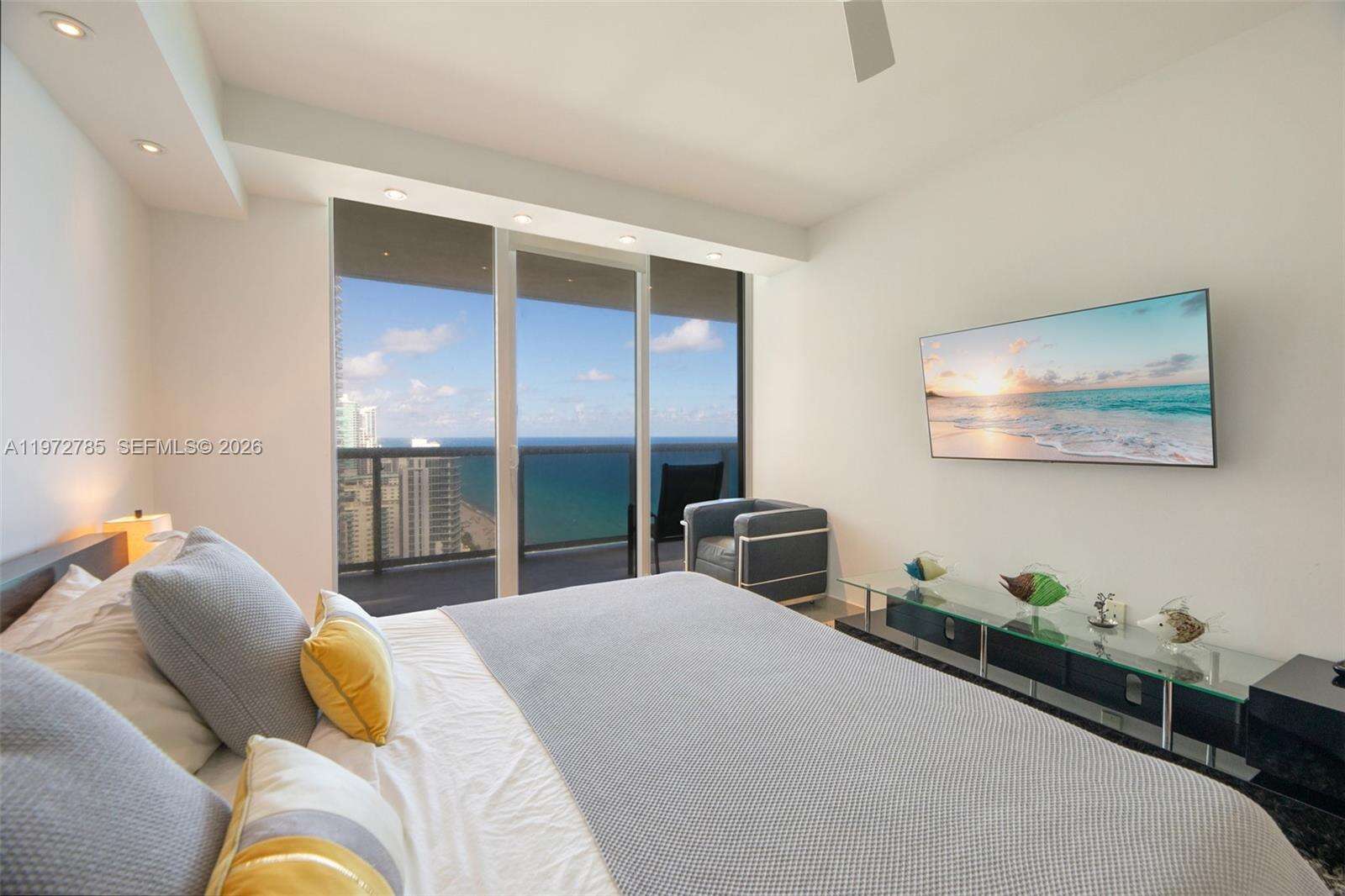 BEACH CLUB TWO - 1830 Ocean Dr, Hallandale Beach, FL 33009 | Picture 17