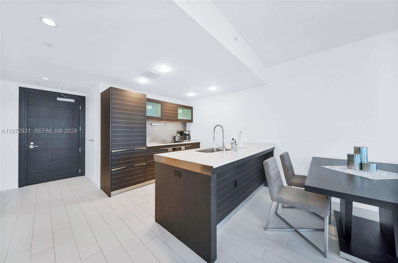 Epic Residences at 200 Biscayne Blvd Way, Miami, FL 33131 - For Sale photo 2