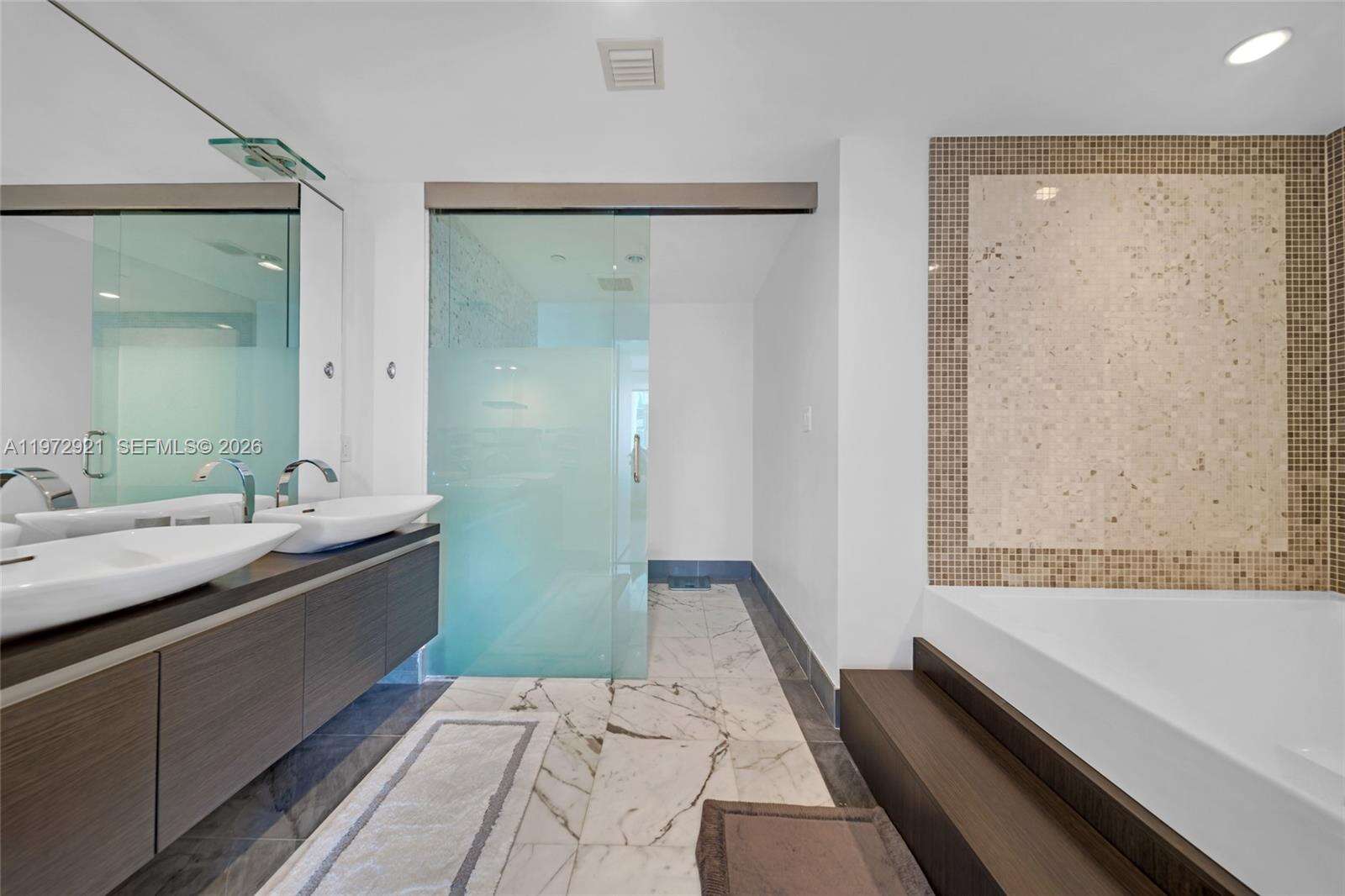 Epic Residences at 200 Biscayne Blvd Way, Miami, FL 33131 - For Sale photo 19