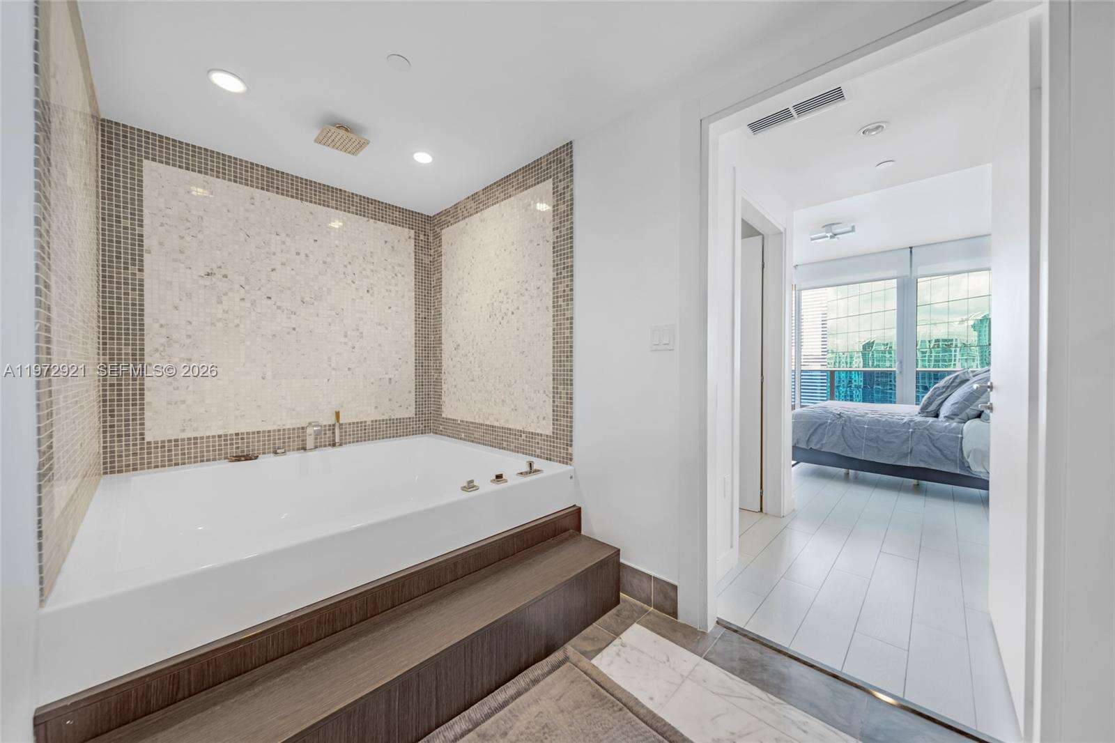 Epic Residences at 200 Biscayne Blvd Way, Miami, FL 33131 - For Sale photo 21