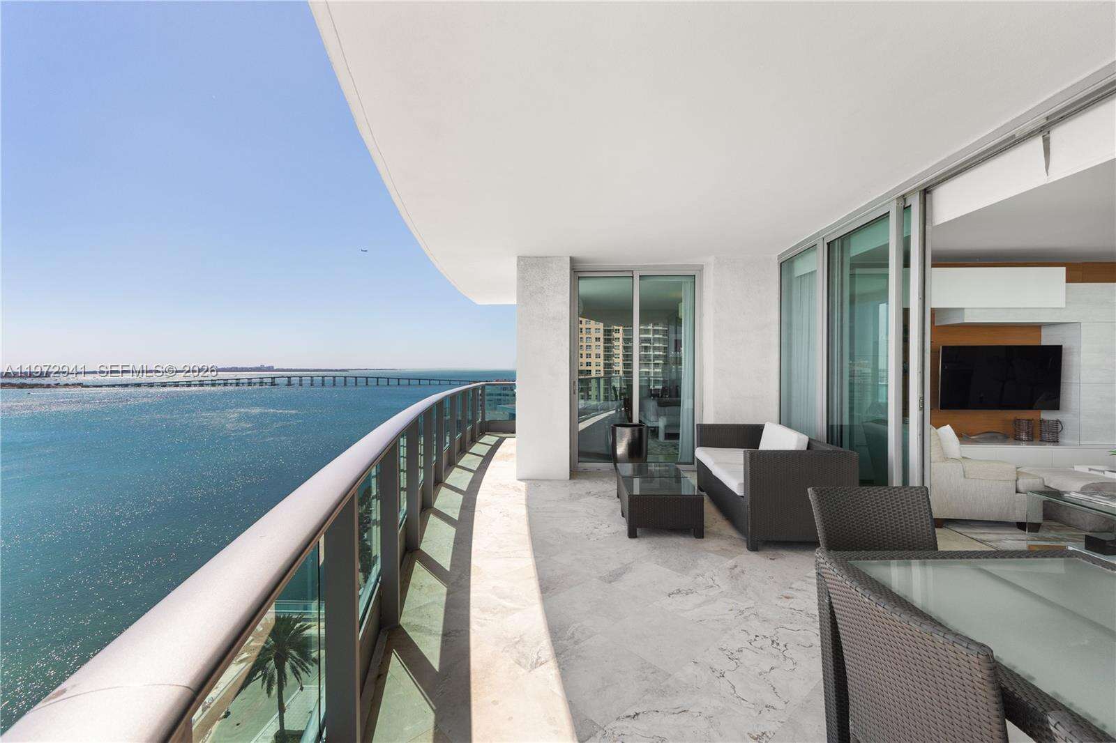 JADE RESIDENCES AT BRICKELL BAY - 1331 Brickell Bay Dr, Miami, FL 33131 | Picture 9