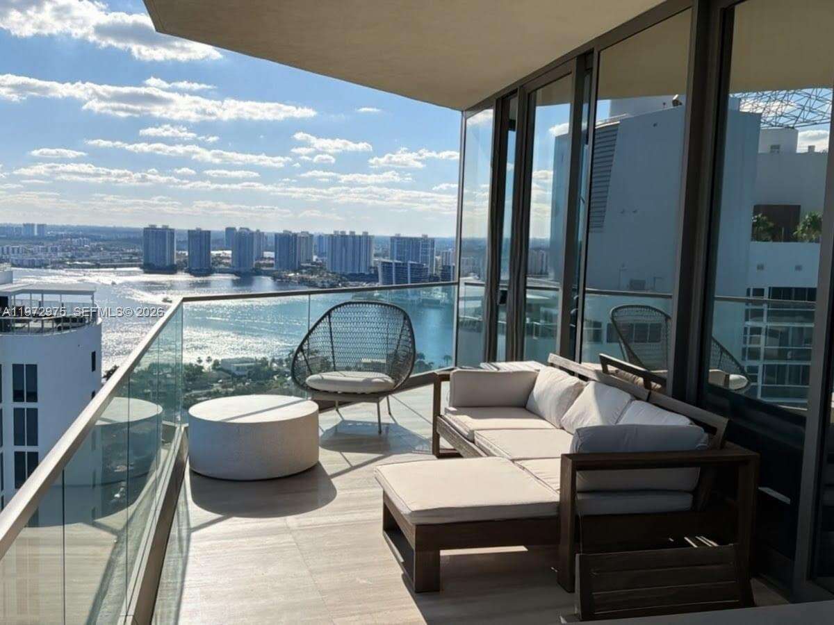 18975 COLLINS - 18975 Collins Ave, Sunny Isles Beach, FL 33160 | Picture 4