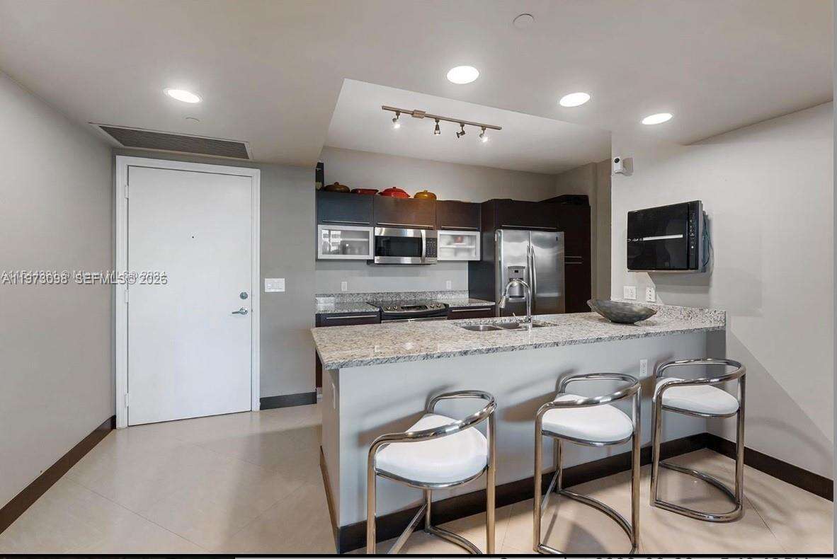 The Plaza On Brickell West at Miami, FL 33131 - For Sale photo 2