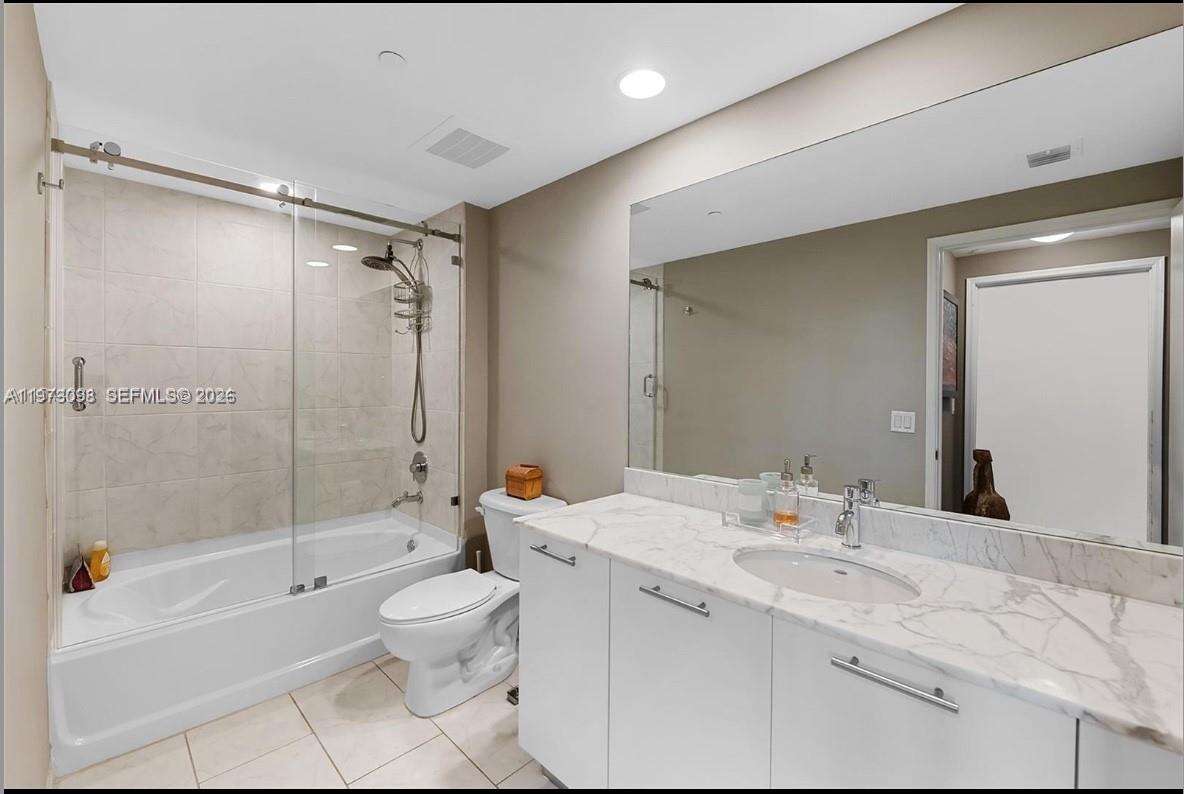The Plaza On Brickell West at Miami, FL 33131 - For Sale photo 11