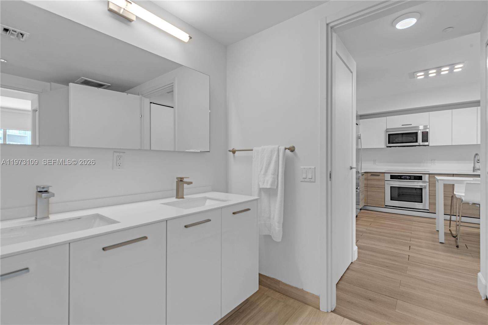 Brickell House at 1300 Brickell Bay Dr, Miami, FL 33131 - For Sale photo 20