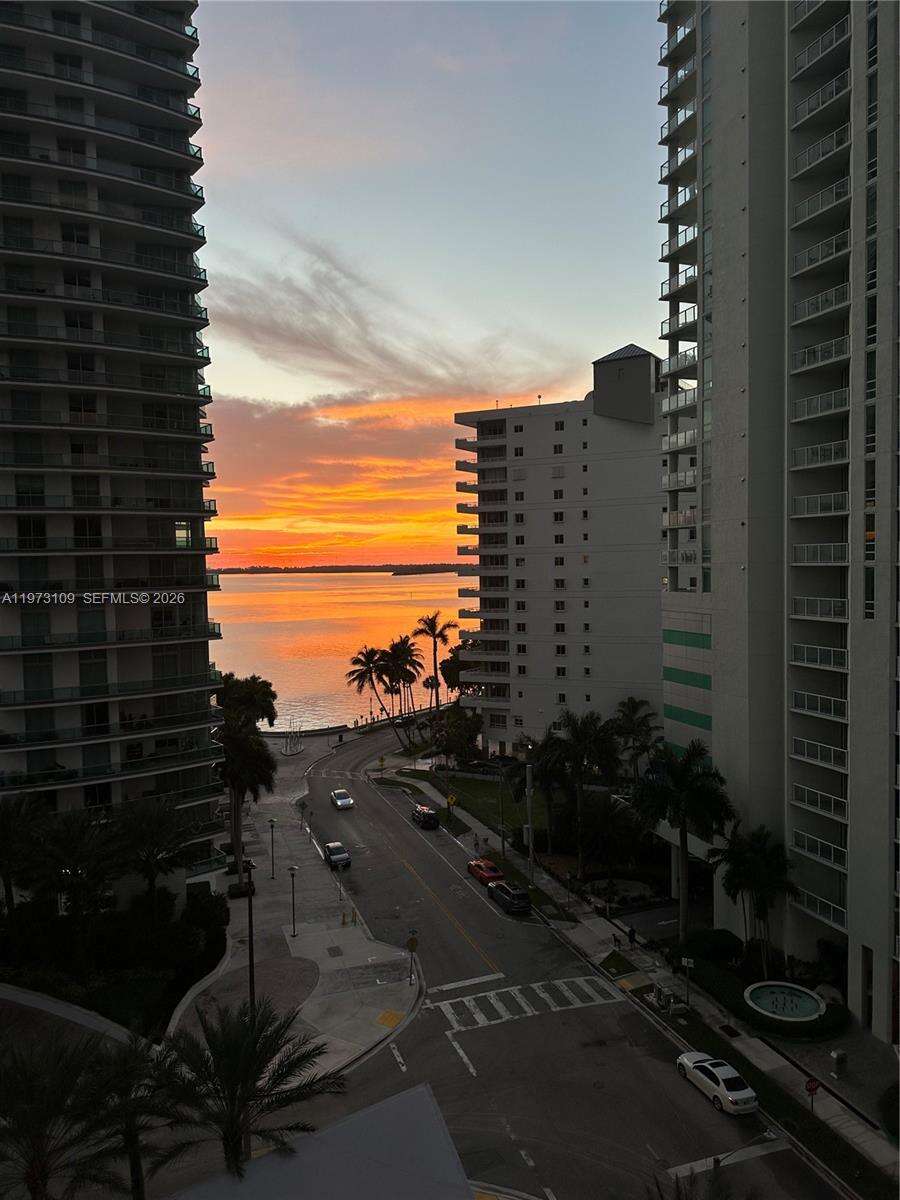 Brickell House at 1300 Brickell Bay Dr, Miami, FL 33131 - For Sale photo 38