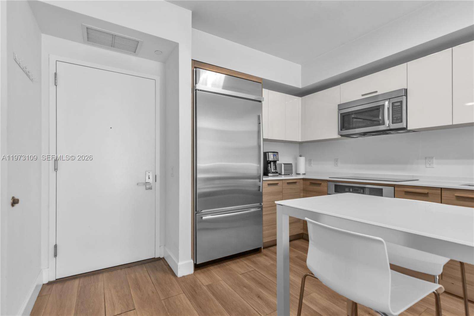 Brickell House at 1300 Brickell Bay Dr, Miami, FL 33131 - For Sale photo 6
