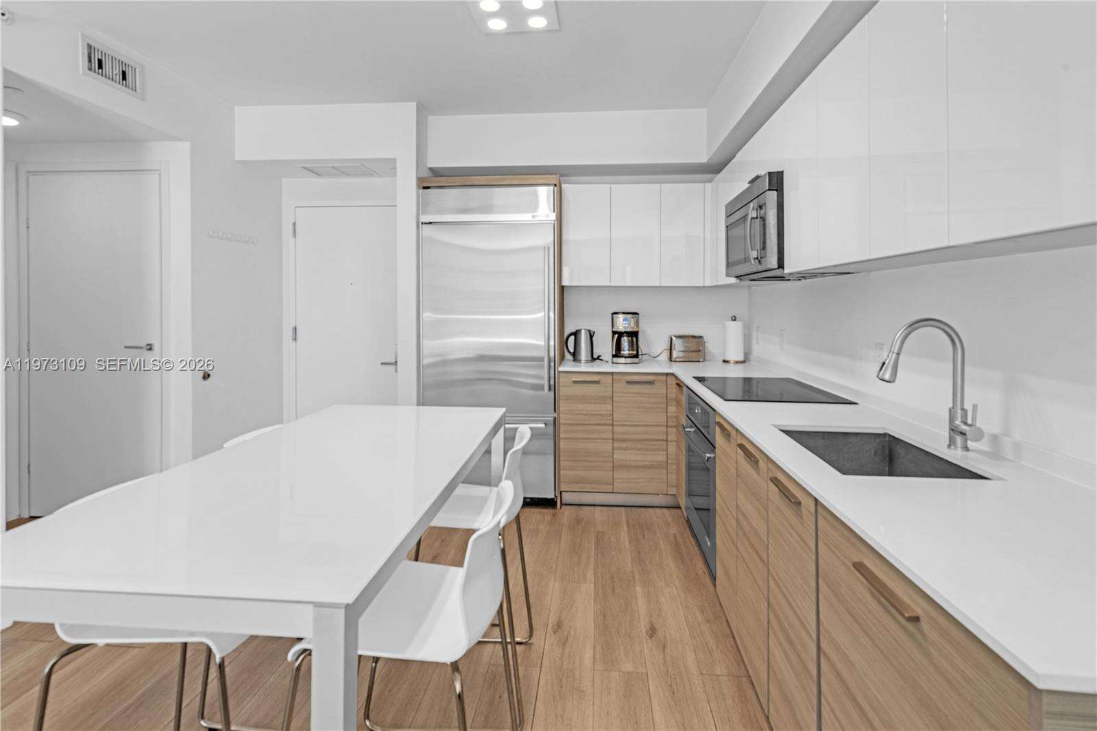 Brickell House at 1300 Brickell Bay Dr, Miami, FL 33131 - For Sale photo 8