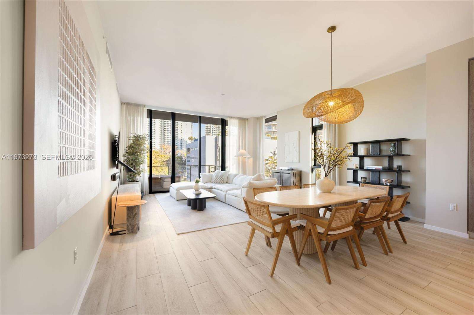 Glasshaus Condos for Sale & Rent | Picture 1