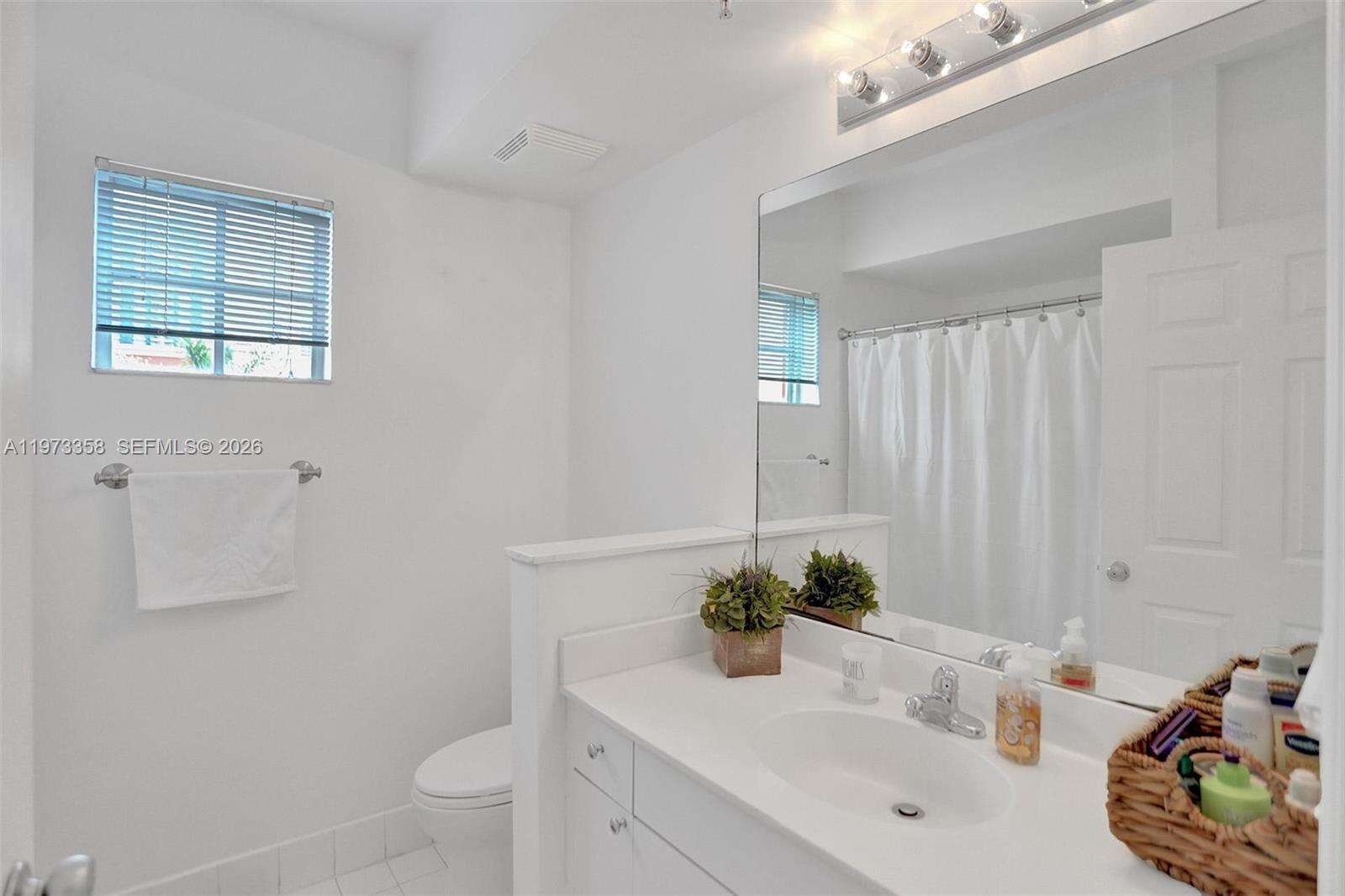 Porto Bellagio at 17100 Bay Rd, Sunny Isles Beach, FL 33160 - For Sale photo 9