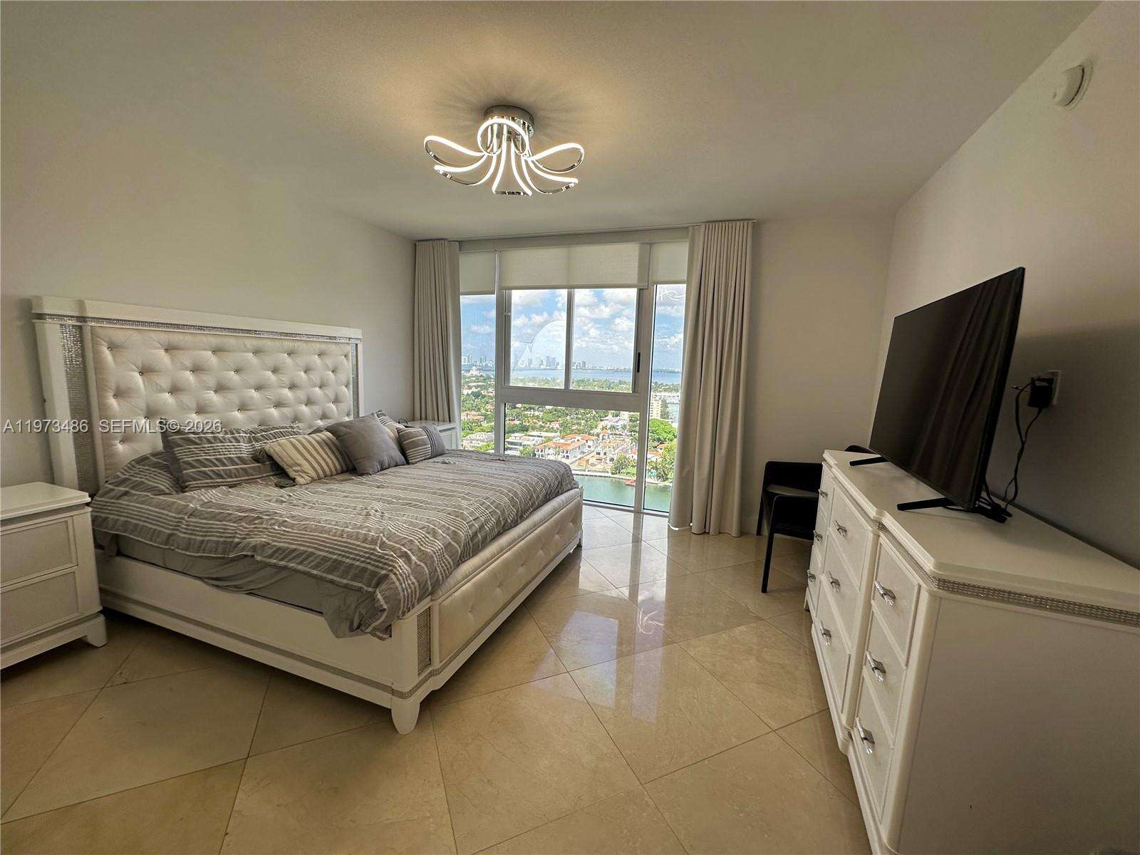 GREEN DIAMOND - 4775 Collins Ave, Miami Beach, FL 33140 | Picture 11