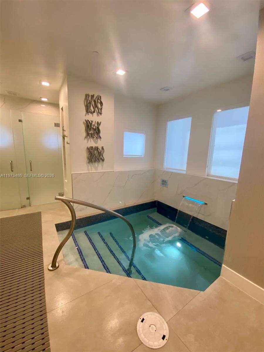 GREEN DIAMOND - 4775 Collins Ave, Miami Beach, FL 33140 | Picture 21