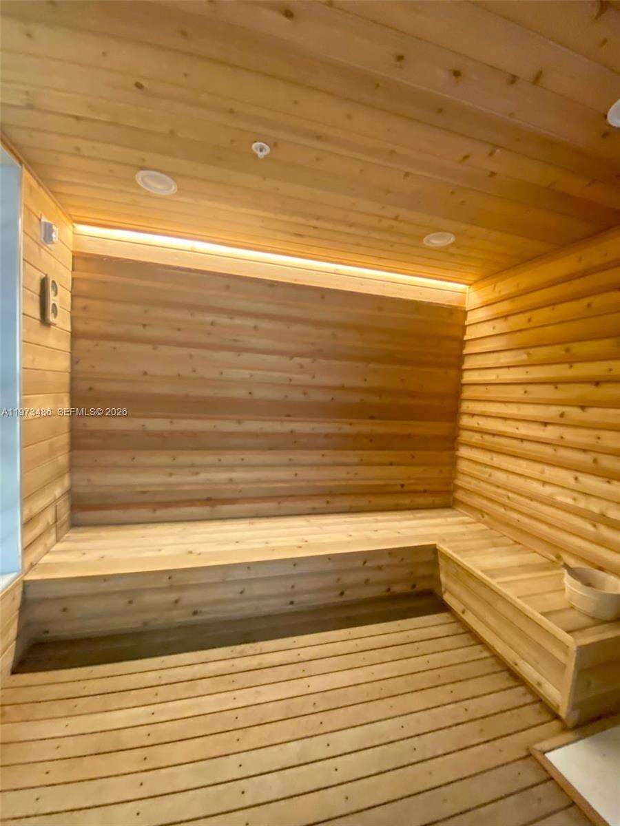 GREEN DIAMOND - 4775 Collins Ave, Miami Beach, FL 33140 | Picture 23