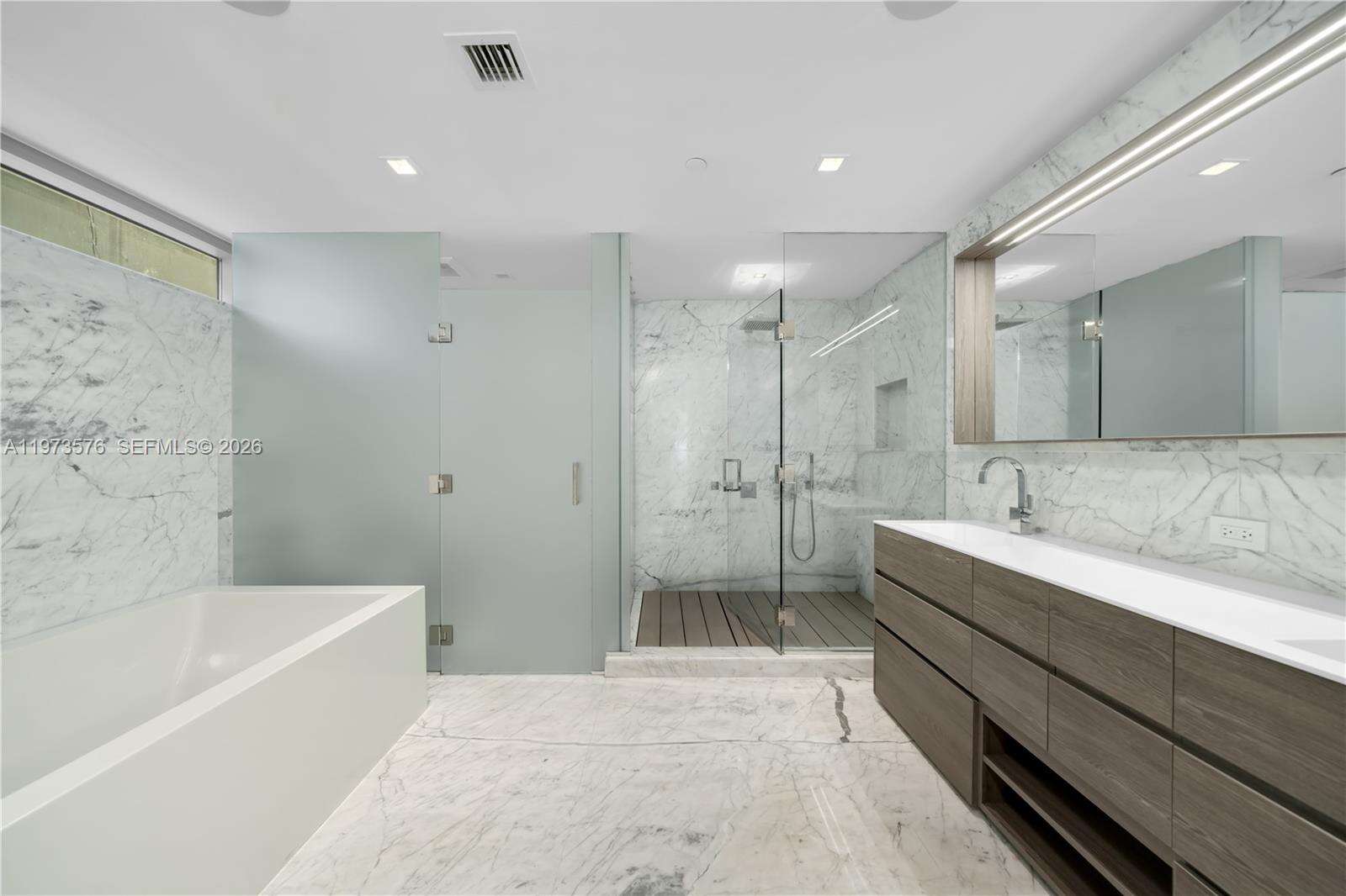 321 OCEAN - 321 Ocean Dr, Miami Beach, FL 33139 | Picture 5