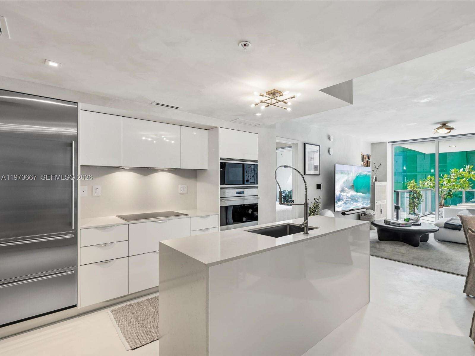Bijou Bay Harbor Condos for Sale & Rent | Picture 1