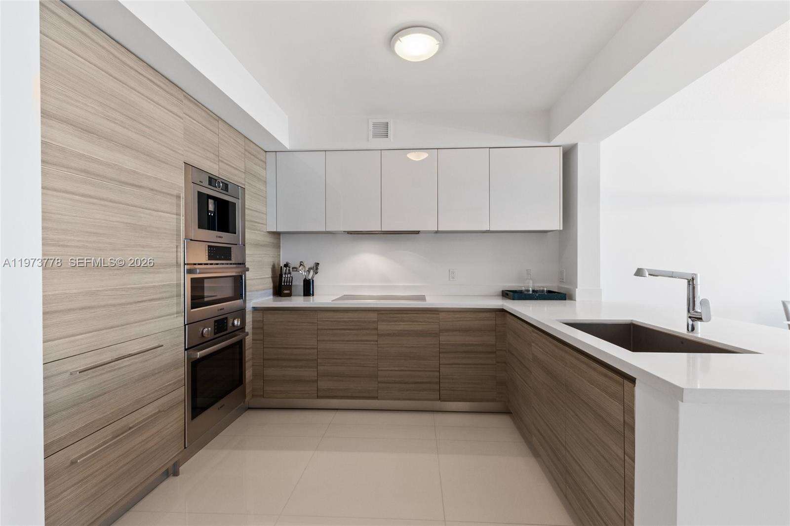 PARQUE TOWERS - 300 Sunny Isles Blvd, Sunny Isles Beach, FL 33160 | Picture 8