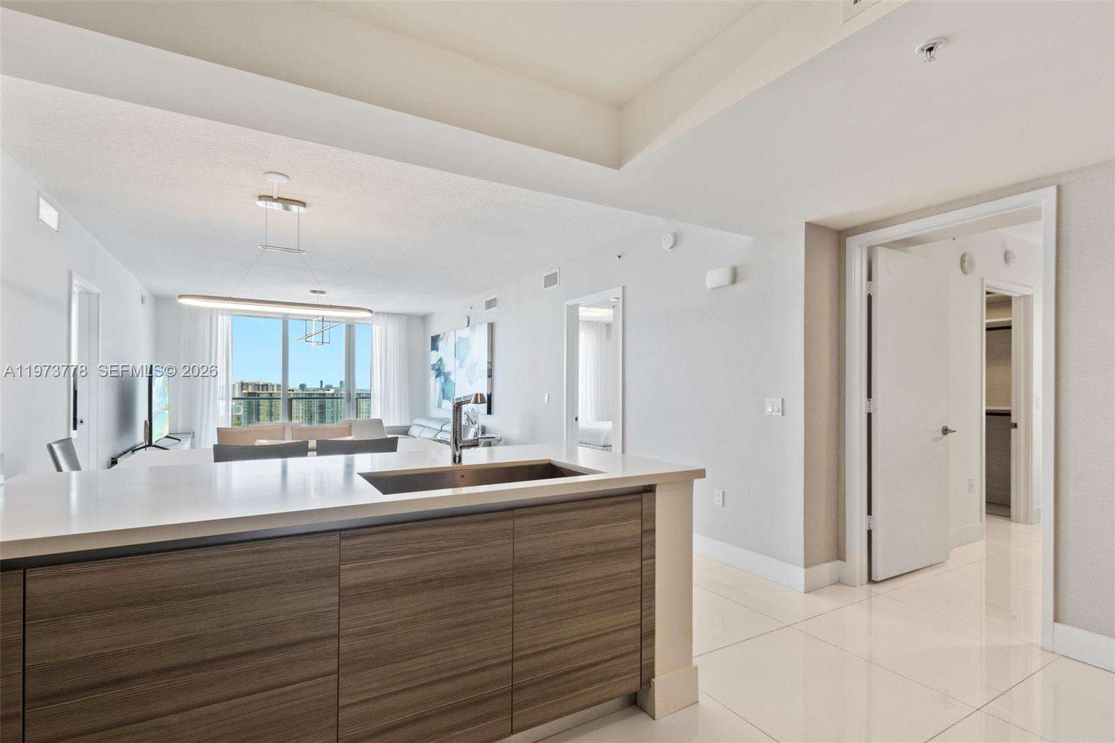 PARQUE TOWERS - 300 Sunny Isles Blvd, Sunny Isles Beach, FL 33160 | Picture 10