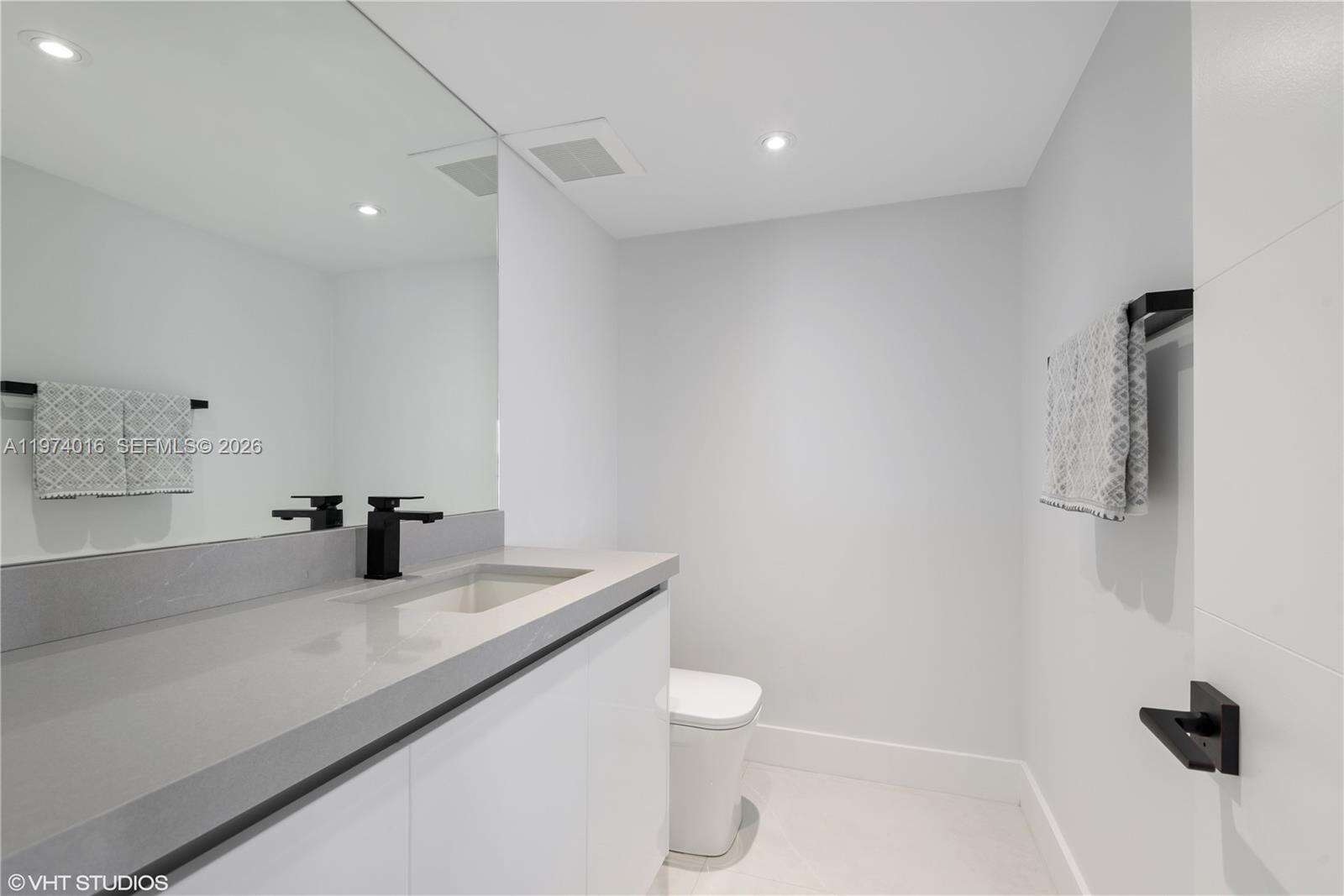 TURNBERRY ISLE - 19707 Turnberry Way, Aventura, FL 33180 | Picture 16