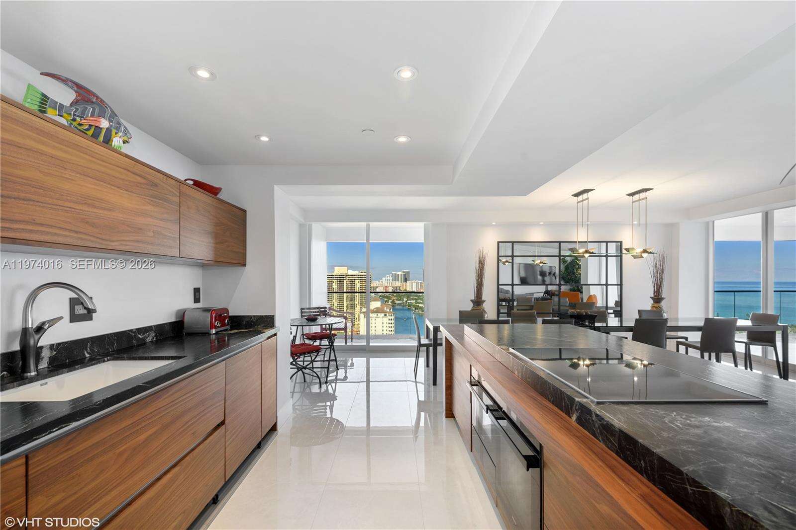 TURNBERRY ISLE - 19707 Turnberry Way, Aventura, FL 33180 | Picture 8