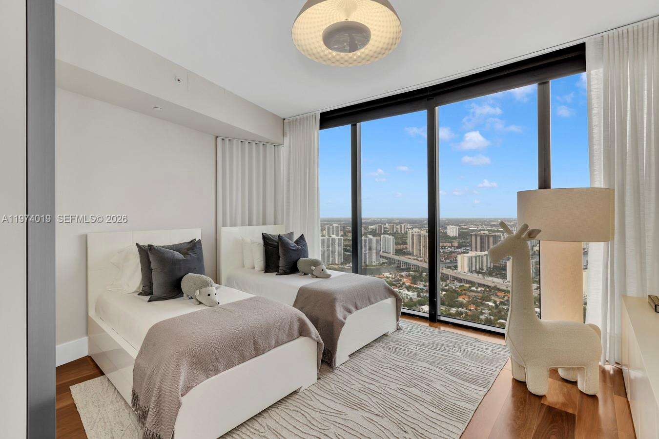 18555 COLLINS AVENUE - 18555 Collins Ave, Sunny Isles Beach, FL 33160 | Picture 30