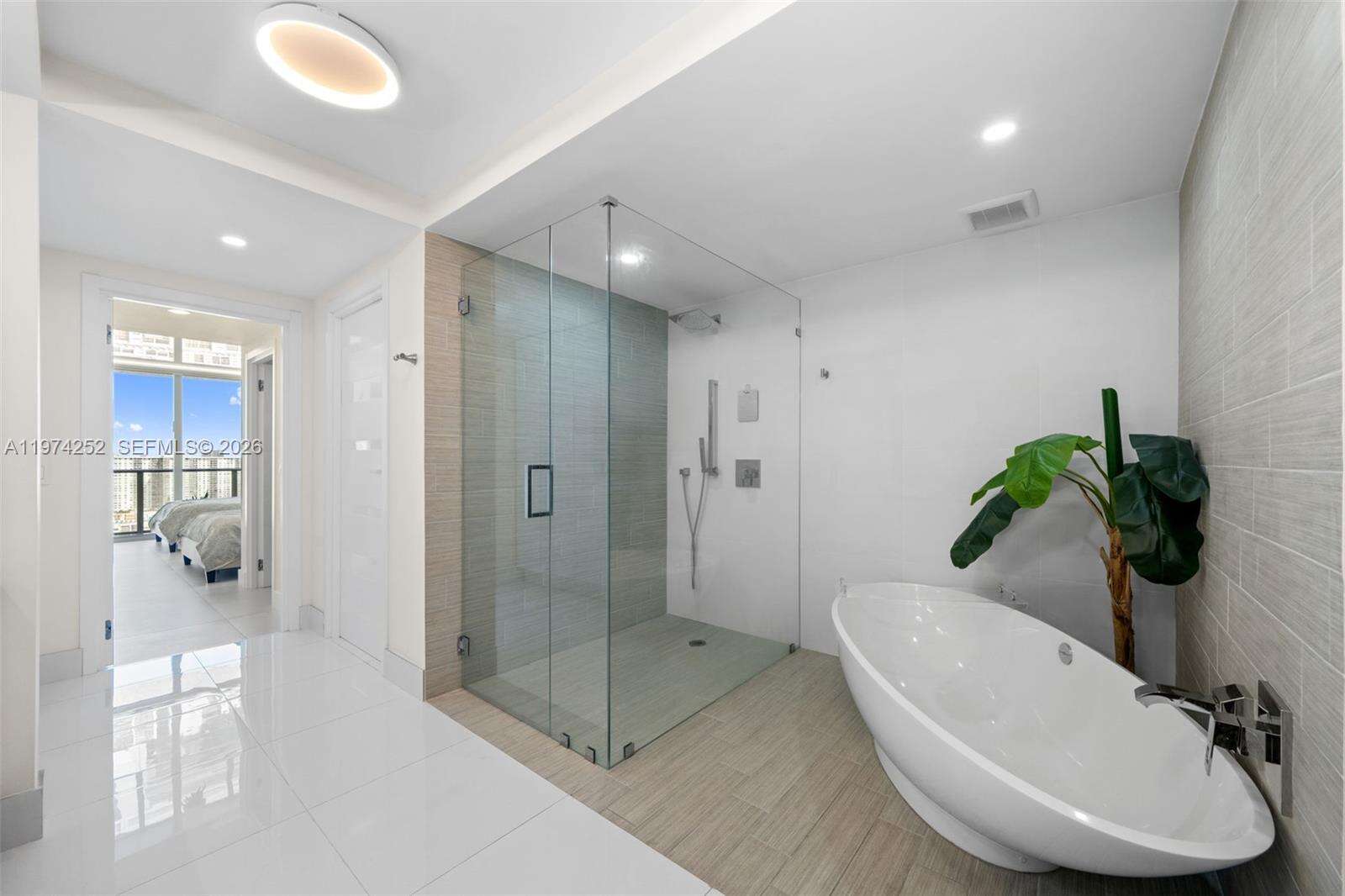 PARQUE TOWERS - 300 Sunny Isles Blvd, Sunny Isles Beach, FL 33160 | Picture 25